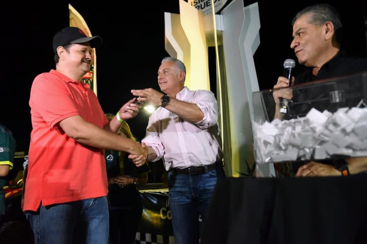 Reciben en Torreón a corredores del rally Coahuila 1000 y premian a ganador con un vehículo racer