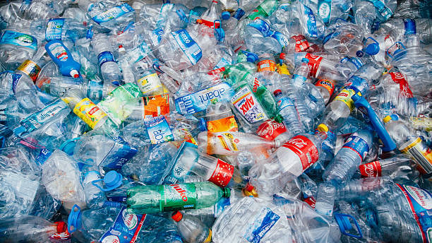 Según el funcionario de Acuña, tantas botellas de plástico acortan la vida útil del vertedero