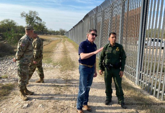 Llegan a Texas 100 soldados de Dakota del Norte para reforzar la frontera con México 