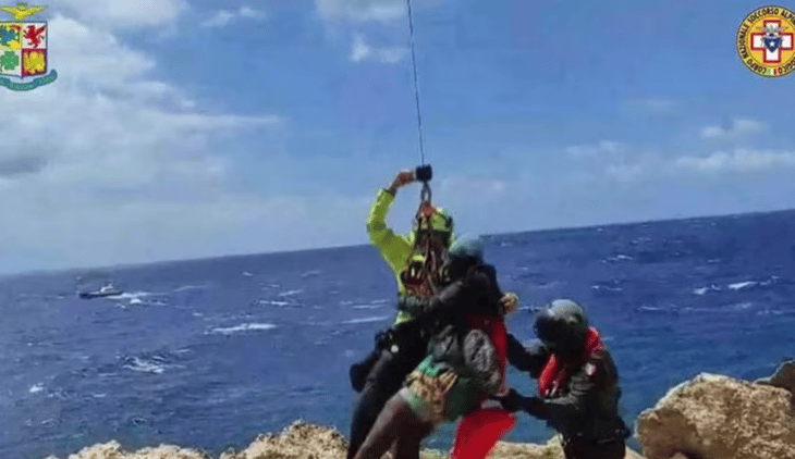 Rescatan a docenas de migrantes tras naufragio de embarcaciones en Italia