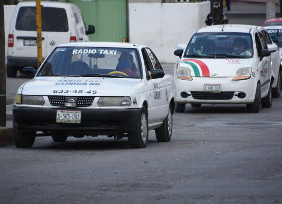 Taxistas serán multados por estacionarse en lugares prohibidos