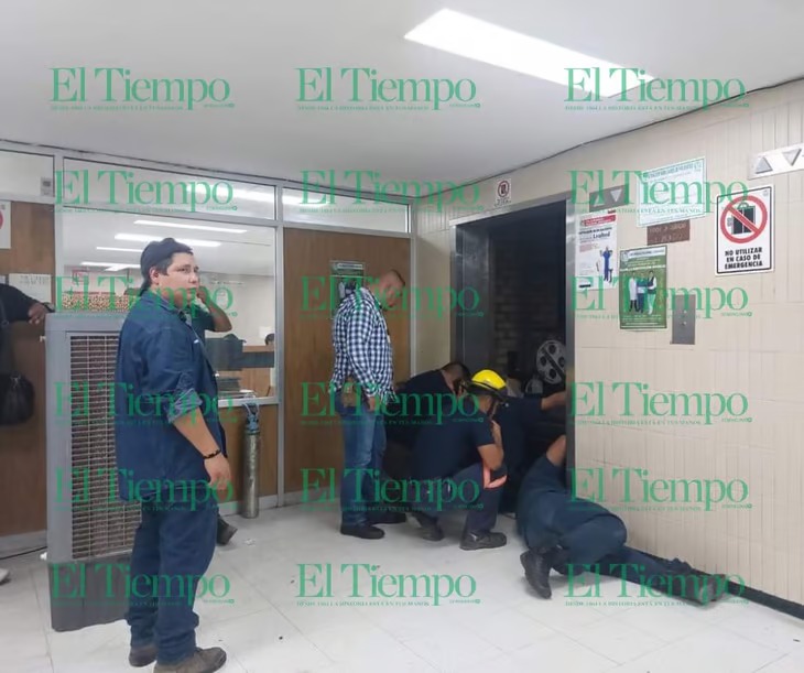 Pacientes IMSS viven 4 horas de terror atrapados en elevador
