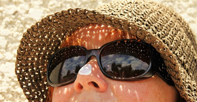 Cuida tu piel del sol y evita las manchas con estos consejos.