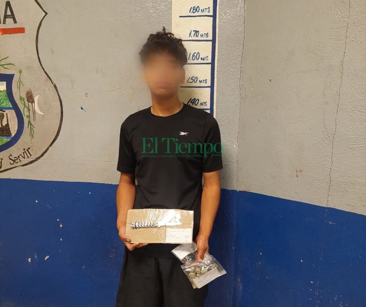 Menor es detenido por posesión de droga y arma prohibida en Monclova