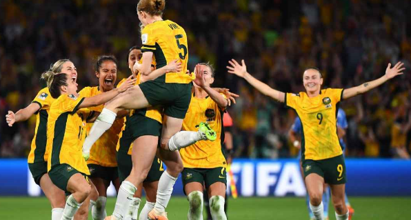 Australia accede a semifinales en dramática serie de penales