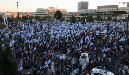 Más de 100 mil personas se manifiestan en Tel Aviv contra el gobierno de Israel