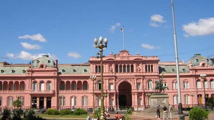 Registran 'falsa alarma' de bomba en la Casa Rosada durante la jornada electoral de Argentina