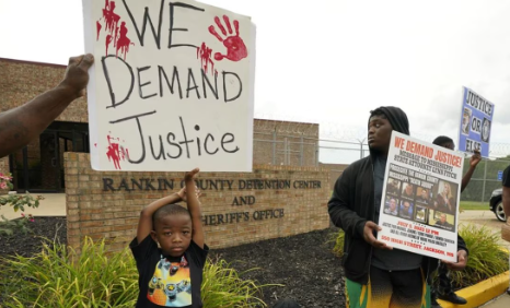 Seis expolicías se declaran culpables de torturar a dos hombres negros en Mississippi