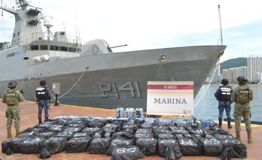 Marina asegura cerca de tres toneladas de cocaína y aproximadamente 150 litros de combustible en costas de Guerrero y Quintana Roo