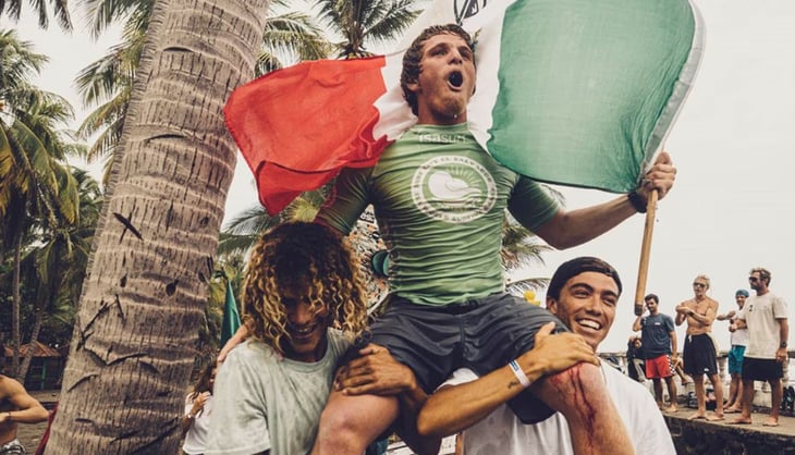 El mexicano Alan Cleland consigue en surf, histórica plaza para París 2024