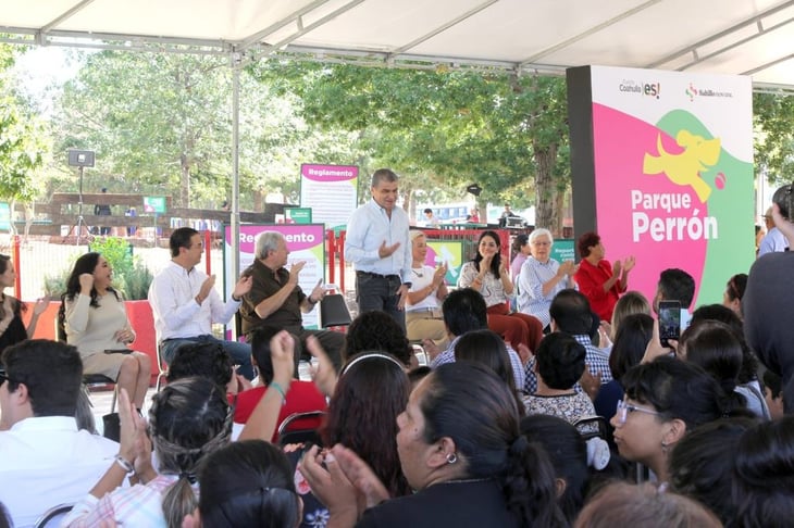 Riquelme y 'Chema' inauguran el segundo ‘Parque Perrón’
