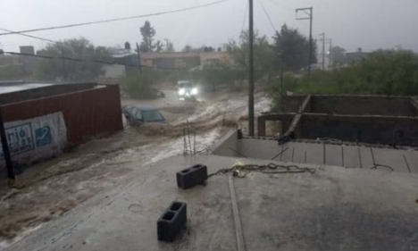 Huracán Hilary: Buscan a hombre; su camioneta fue arrastrada por lluvias en Sinaloa