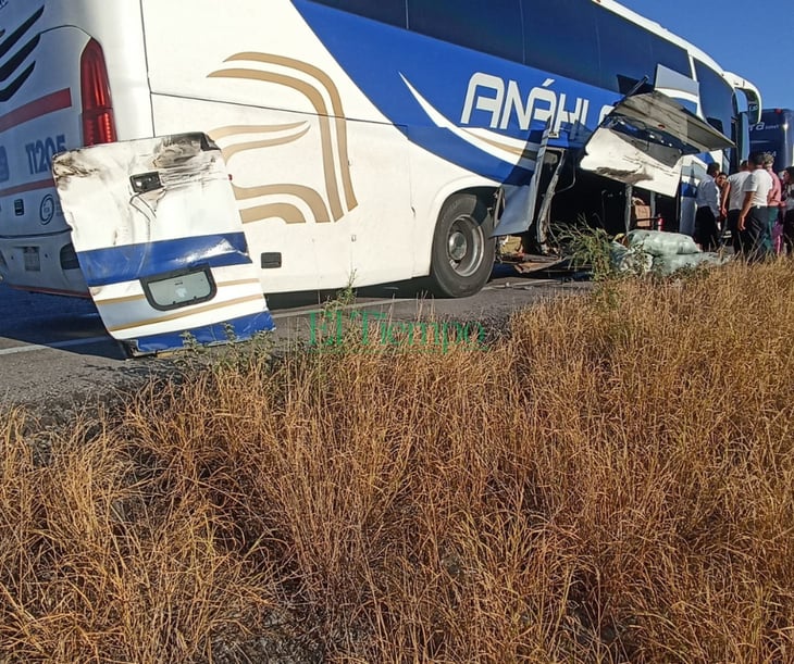 Tráiler choca autobús de pasajeros en la Monclova-Sabinas