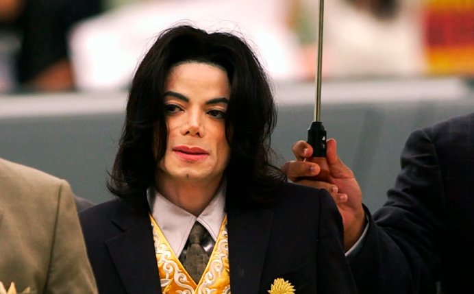 Reabren casos de abuso contra empresas de Michael Jackson