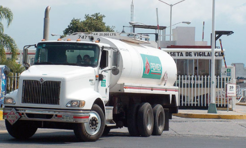 Huracán Hilary afecta suministro de combustibles; Pemex y autotransportistas alistan rutas alternas