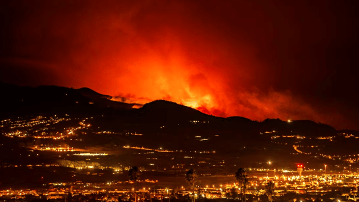 Incendios: Desalojan a más de 26 mil personas en isla española de Tenerife