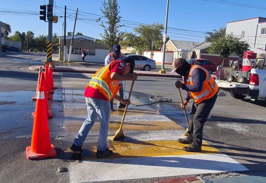 Municipio renueva señalamientos asfalticos en calles de la ciudad