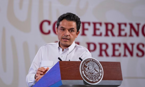 Zoé Robledo no va por gubernatura de Chiapas, se queda en el IMSS: AMLO