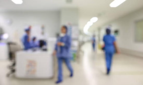 Mujer muere implorando atención médica en un hospital: enfermeras no quisieron atenderla