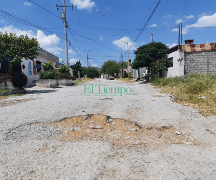 Piden ayuda en Colinas de Santiago a municipio para tapar unos 'cráteres'