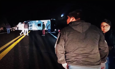 Lista de heridos identificados tras accidente en autopista Cuacnopalan-Oaxaca; 24 son venezolanos