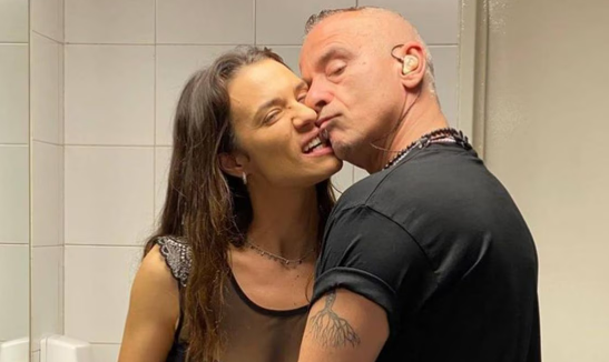Eros Ramazzotti, de casi 60 años, presenta a su novia 25 años menor que él