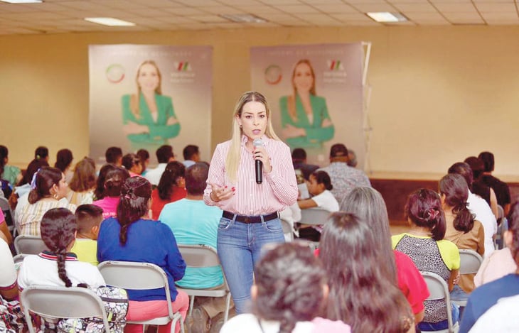 La Senadora por Coahuila, Verónica Martínez inicia gira para presentar su informe