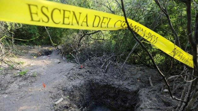 Trece cuerpos son encontrados en fosa clandestina de Coyame, Chihuahua