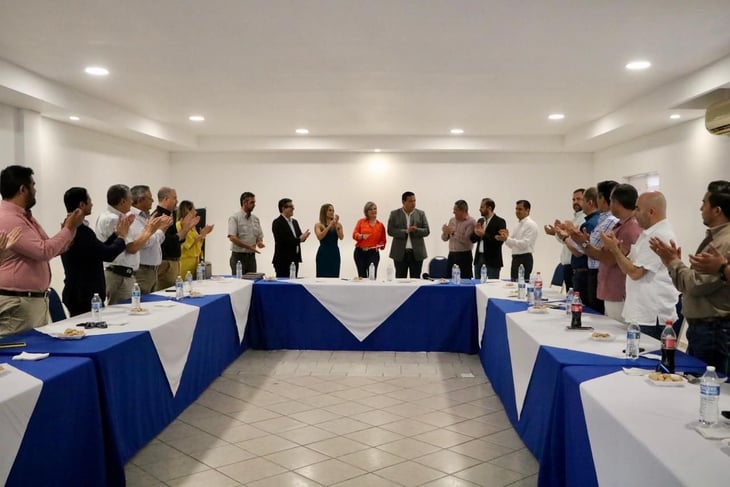 Gregorio Garza toma protesta como presidenta de la FECANACO 