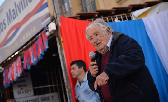 '¡Socorro!' y 'es un loco', dijo José Mujica sobre la posibilidad de que Milei gane las elecciones en Argentina