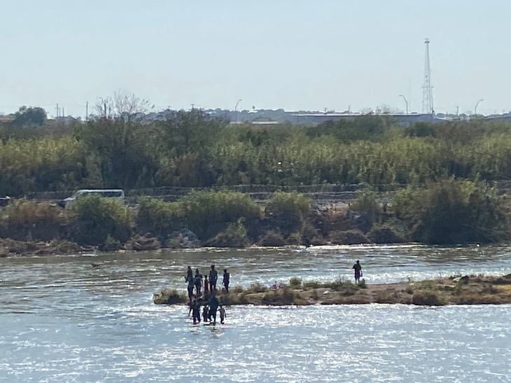 Migrantes arriesgan la vida de sus hijos al cruzar el Río Bravo
