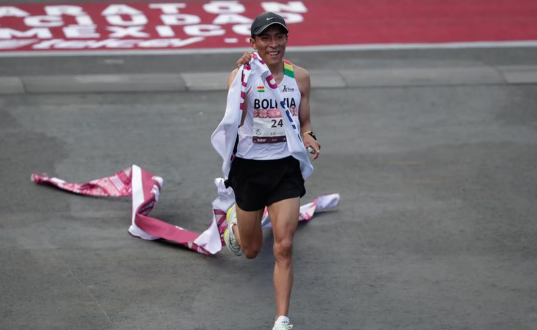 Sorpresiva victoria del boliviano Héctor Garibay Flores en el Maratón de la Ciudad de México