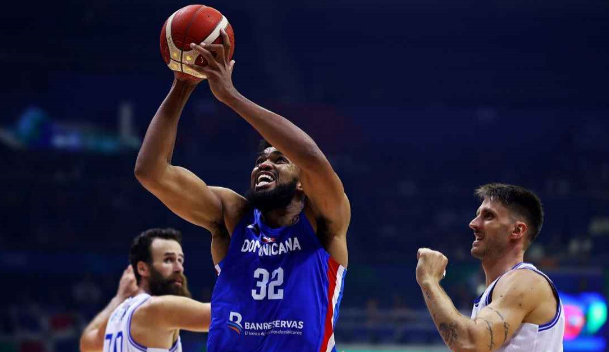 FIBA: Féliz y Towns guían a Dominicana en importante victoria sobre Italia