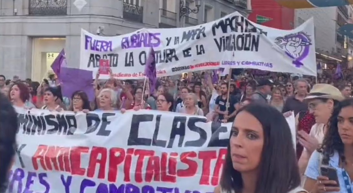 VIDEO: Cientos de personas se reúnen en Madrid en apoyo a Jenni Hermoso y contra Luis Rubiales