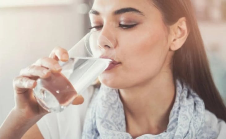 ¿Bebes suficiente agua? Estos son los síntomas de deshidratación en adultos