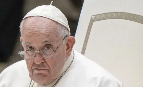 Vaticano responde tras indignación en Ucrania por los elogios del papa al pasado imperial ruso