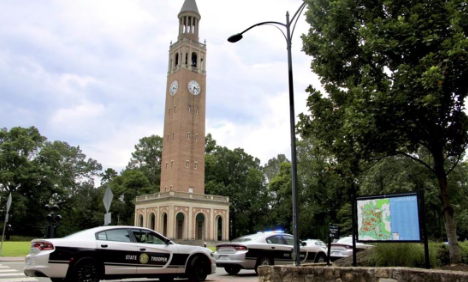 Acusan a estudiante de matar a profesor en Universidad de Carolina del Norte