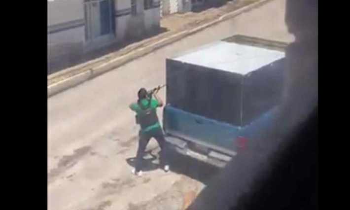 Policías y presuntos delincuentes desatan balacera en San Miguel Xoxtla, Puebla, VIDEO
