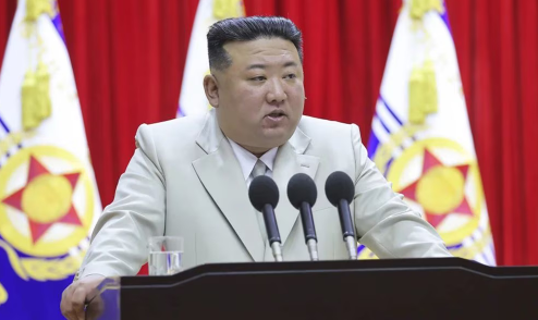 Líder norcoreano pide a las fuerzas armadas disposición para “frustrar la intención de guerra” de sus rivales