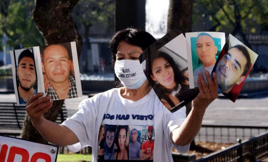 “No somos ni la milésima parte”: madres buscadoras se congregan frente a Palacio Nacional para exigir un alto a la crisis de desaparecidos