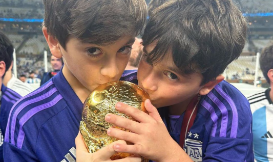 Thiago, hijo mayor de Leo Messi, debuta en el fútbol profesional de esta manera