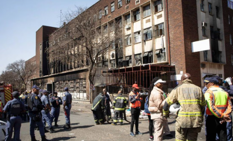 Incendio en Johannesburgo deja al menos 73 muertos, la mayoría personas sin hogar