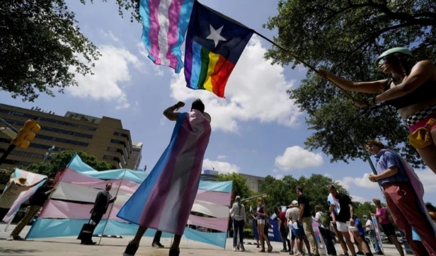 Tribunal Supremo de Texas avala prohibición de tratamientos de cambio de género a menores