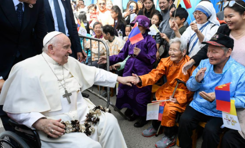 Papa Francisco llega a Mongolia, con su pequeña población, pero una enorme cultura
