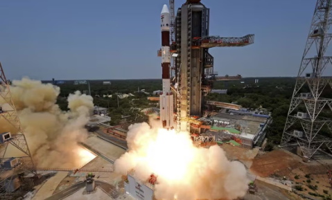 India y su ambicioso programa espacial: Tras exitoso alunizaje, lanza misión para estudiar el Sol