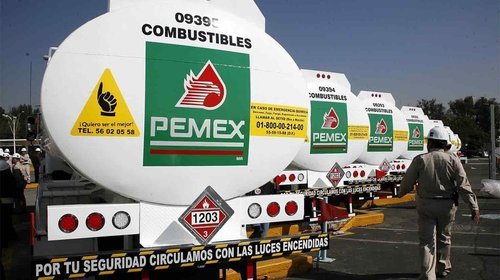 AMLO promete que México dejará de importar gasolina en 2024