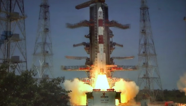 India lanza con éxito su primera misión espacial hacia el Sol