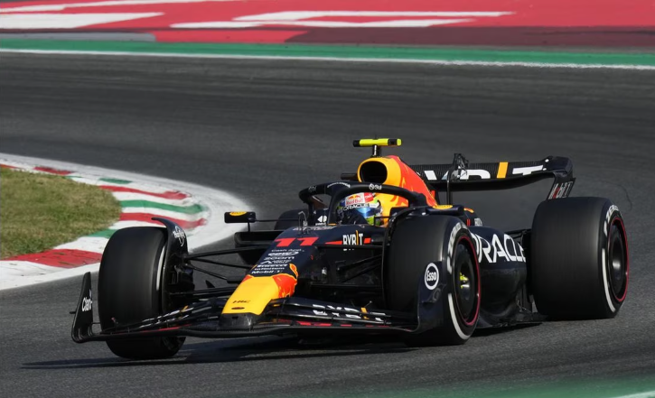 Checo Pérez acaba segundo y sube al podio en el GP de Monza; Max Verstappen fue el ganador