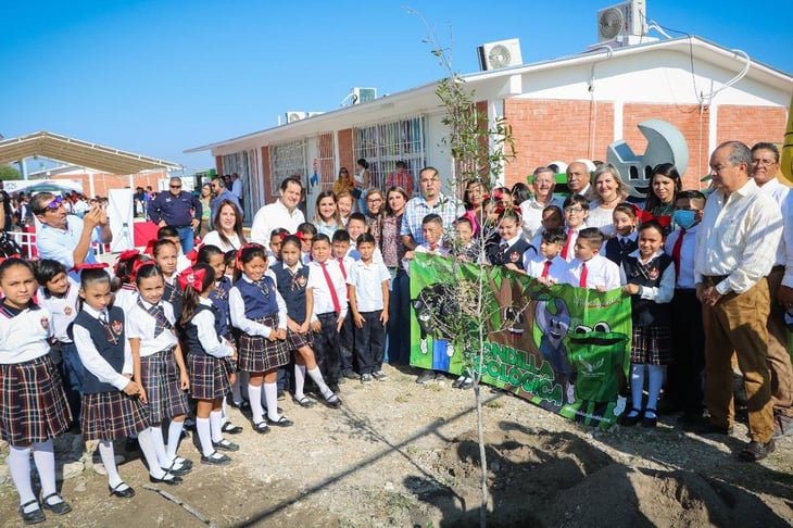 Primaria Ricardo Medina recibe programa municipal para mejorar planteles educativos