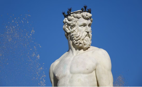 Por tomarse una selfie, turista alemán causa daños por más de 5 mil dólares en la estatua de Neptuno en Florencia